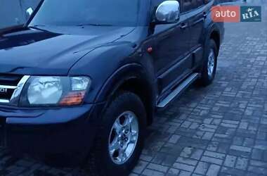 Позашляховик / Кросовер Mitsubishi Pajero 2001 в Чернівцях