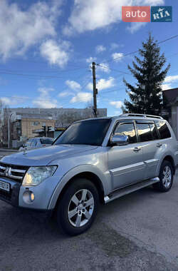 Внедорожник / Кроссовер Mitsubishi Pajero 2007 в Кременчуге