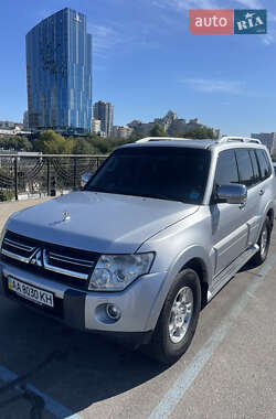 Позашляховик / Кросовер Mitsubishi Pajero 2008 в Києві