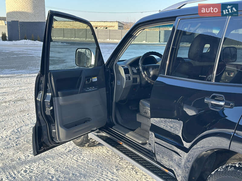 Позашляховик / Кросовер Mitsubishi Pajero 2005 в Дубні