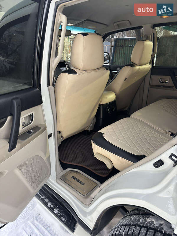 Внедорожник / Кроссовер Mitsubishi Pajero 2007 в Краснограде