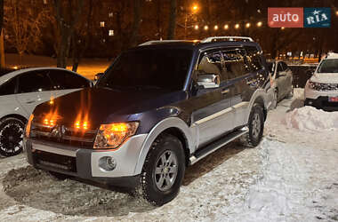 Внедорожник / Кроссовер Mitsubishi Pajero 2007 в Харькове
