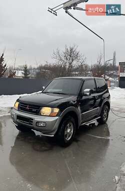 Внедорожник / Кроссовер Mitsubishi Pajero 2000 в Сваляве