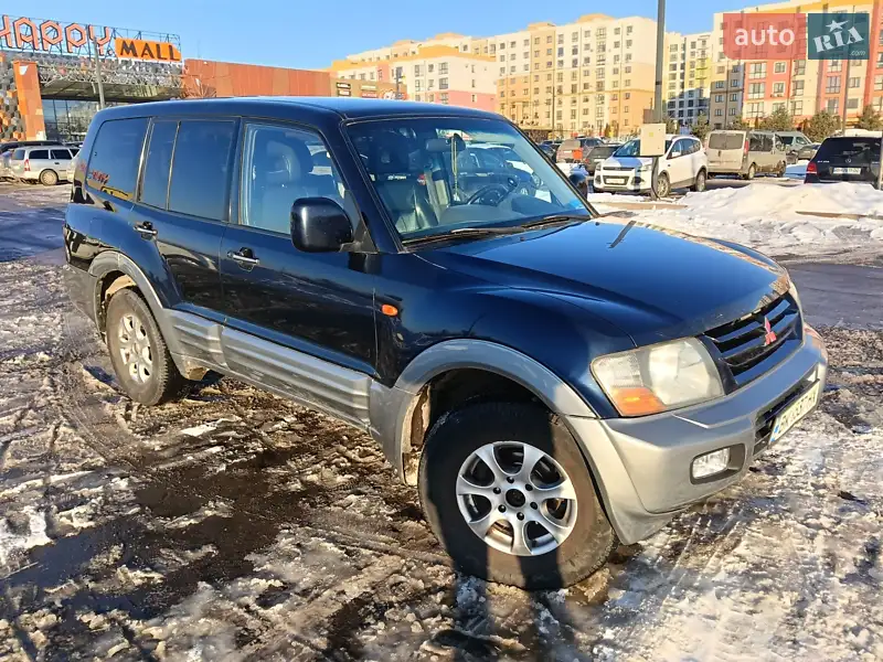 Mitsubishi Pajero 2002