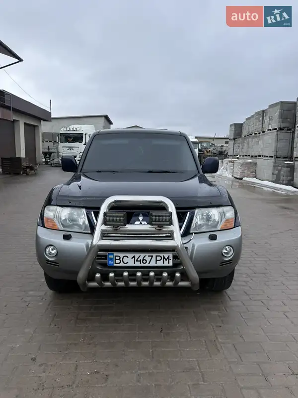 Mitsubishi Pajero 2002