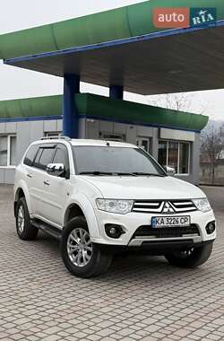 Внедорожник / Кроссовер Mitsubishi Pajero 2013 в Тячеве