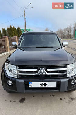 Позашляховик / Кросовер Mitsubishi Pajero 2008 в Чернівцях