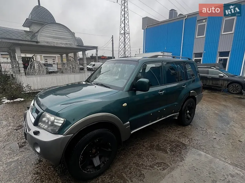 Mitsubishi Pajero 2003