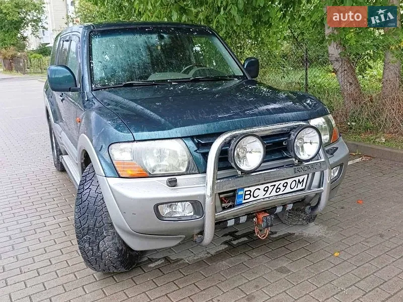 Mitsubishi Pajero 2003