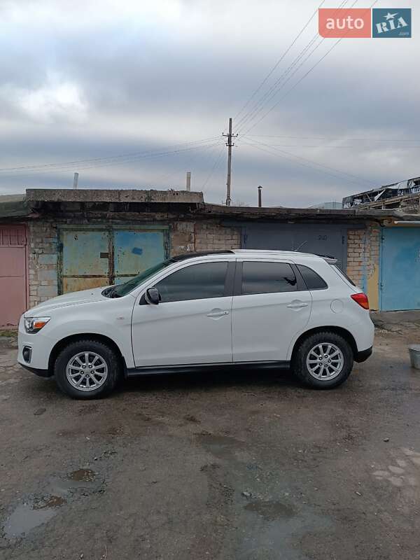 Внедорожник / Кроссовер Mitsubishi RVR 2015 в 