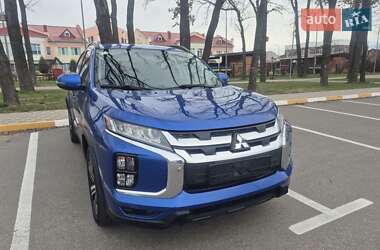 Позашляховик / Кросовер Mitsubishi RVR 2020 в 