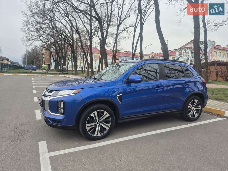 Позашляховик / Кросовер Mitsubishi RVR 2020 в 