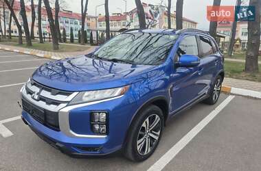 Позашляховик / Кросовер Mitsubishi RVR 2020 в 