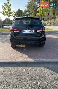 Позашляховик / Кросовер Mitsubishi RVR 2021 в 