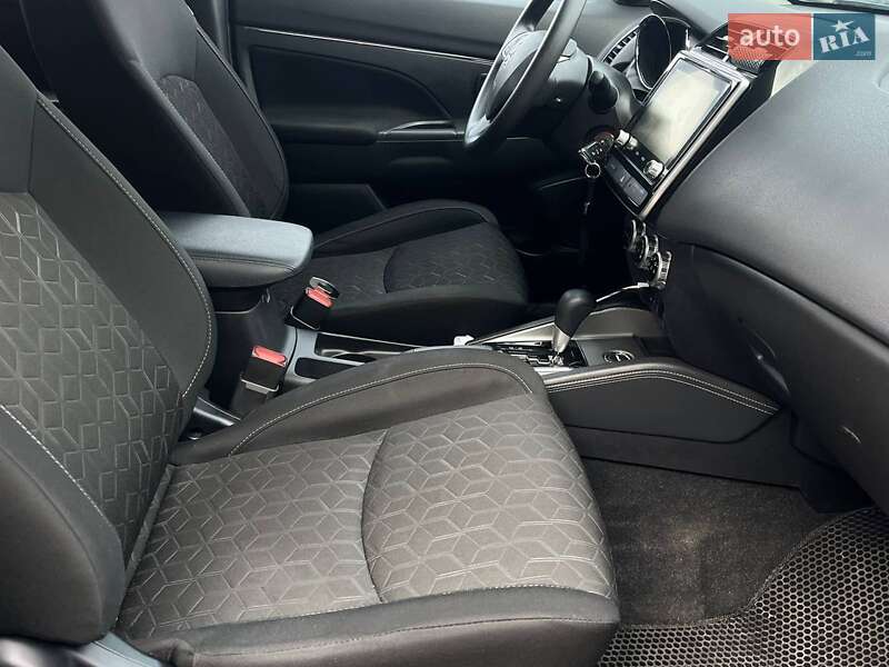 Внедорожник / Кроссовер Mitsubishi RVR 2021 в Львове