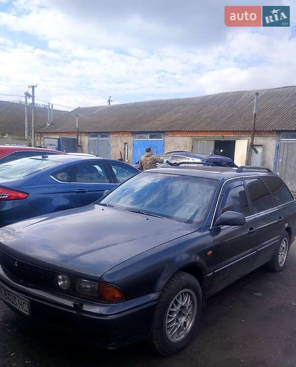 Седан Mitsubishi Sigma 1993 в Одессе