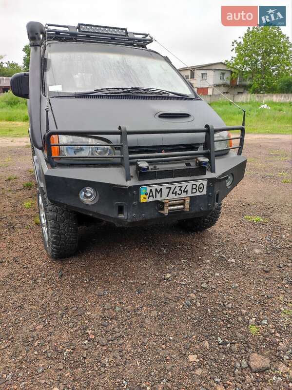 Mitsubishi Space Gear 1995
