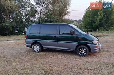 Минивэн Mitsubishi Space Gear 1999 в 