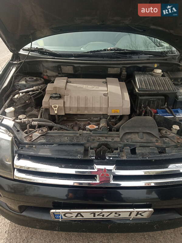 Mitsubishi Space Runner 2000