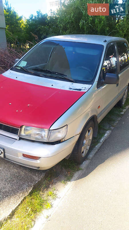 Минивэн Mitsubishi Space Runner 1992 в Ирпене