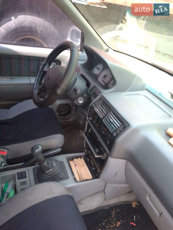 Минивэн Mitsubishi Space Runner 1992 в Ирпене