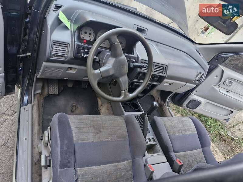 Минивэн Mitsubishi Space Runner 1994 в Одессе