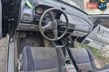 Минивэн Mitsubishi Space Runner 1994 в 