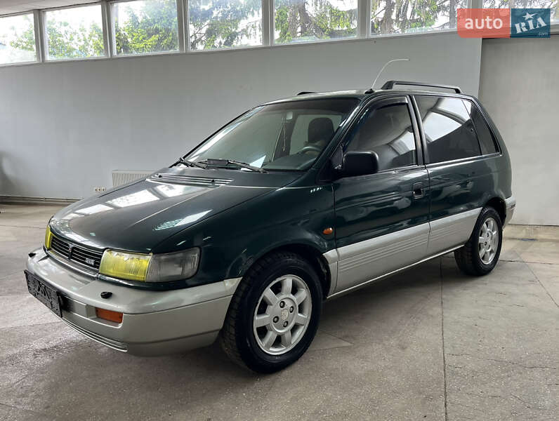 Mitsubishi Space Runner 1993