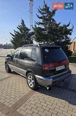 Минивэн Mitsubishi Space Runner 1997 в 