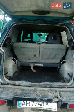 Минивэн Mitsubishi Space Runner 1992 в 