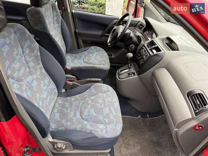 Минивэн Mitsubishi Space Runner 2000 в Хмельницком