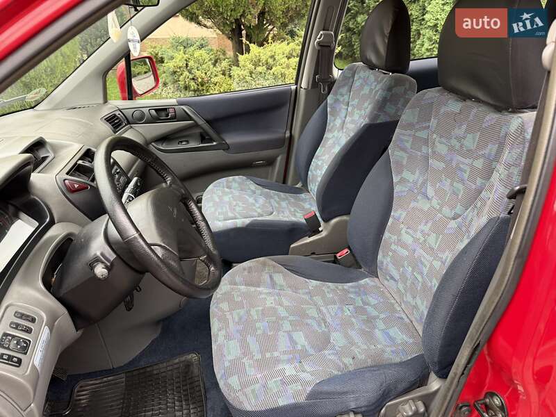 Минивэн Mitsubishi Space Runner 2000 в Хмельницком