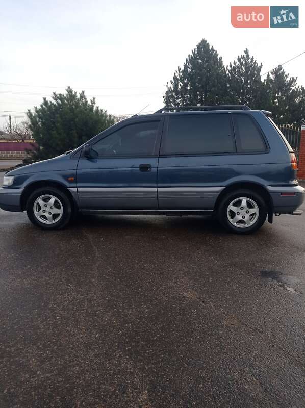 Минивэн Mitsubishi Space Runner 1993 в Белгороде-Днестровском