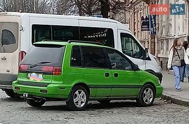 Минивэн Mitsubishi Space Runner 2002 в Ужгороде
