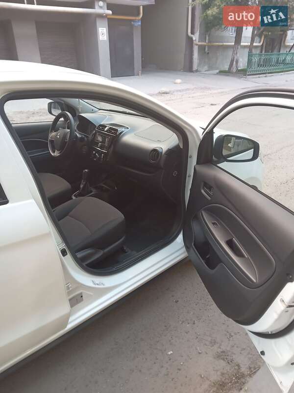 Хэтчбек Mitsubishi Space Star 2017 в Ивано-Франковске