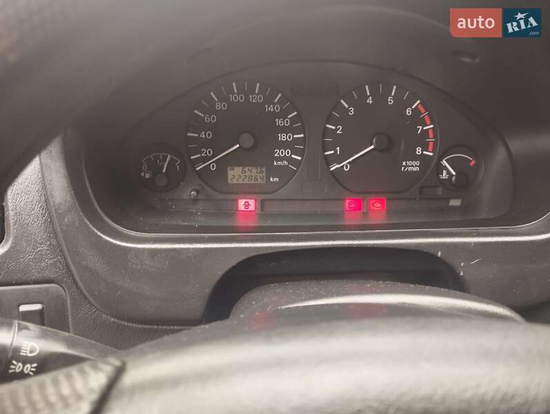 Мінівен Mitsubishi Space Star 2004 в Києві фото 6 Мінівен Mitsubishi Space Star 2004 в Києві