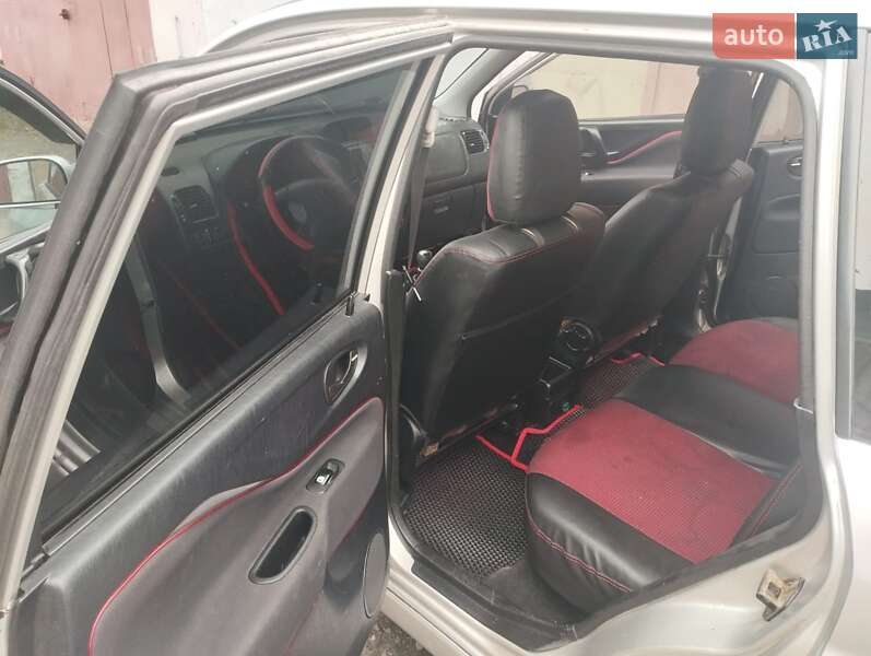 Мінівен Mitsubishi Space Star 2004 в Києві фото 20 Мінівен Mitsubishi Space Star 2004 в Києві