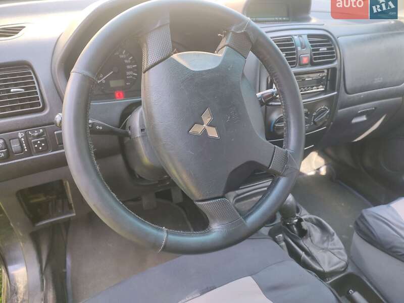 Mitsubishi Space Star 2003