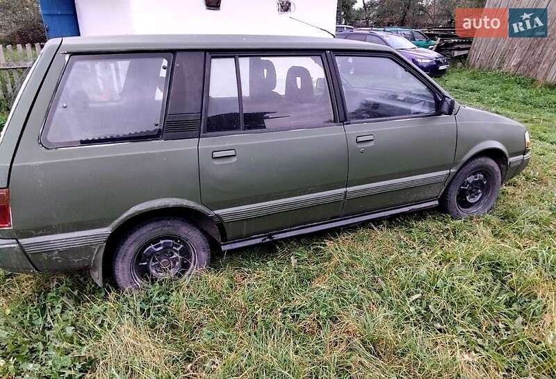 Мінівен Mitsubishi Space Wagon 1989 в Сарнах