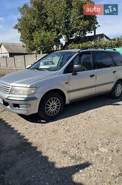 Минивэн Mitsubishi Space Wagon 2001 в 