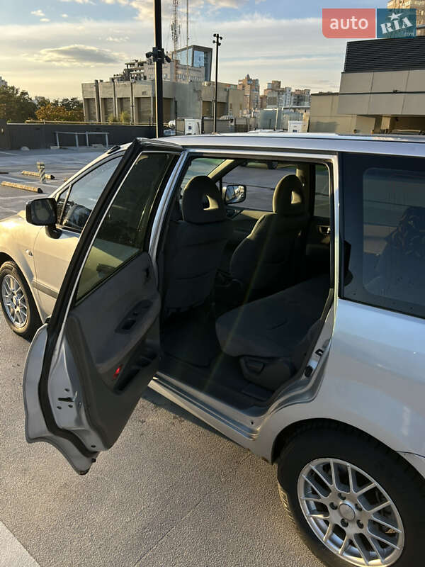 Минивэн Mitsubishi Space Wagon 2003 в Киеве