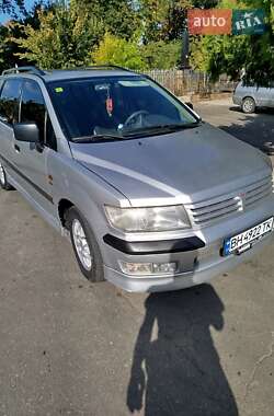 Минивэн Mitsubishi Space Wagon 1999 в 