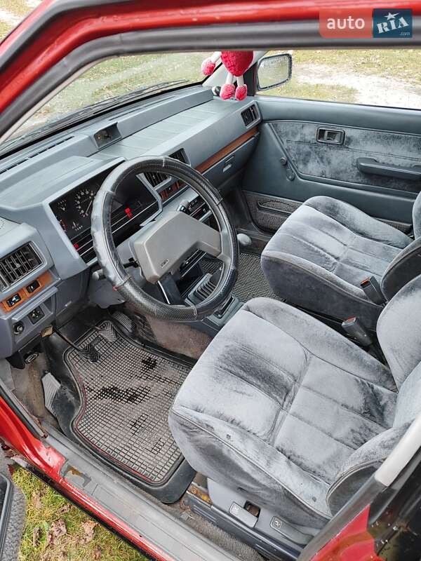 Минивэн Mitsubishi Space Wagon 1985 в Сарнах