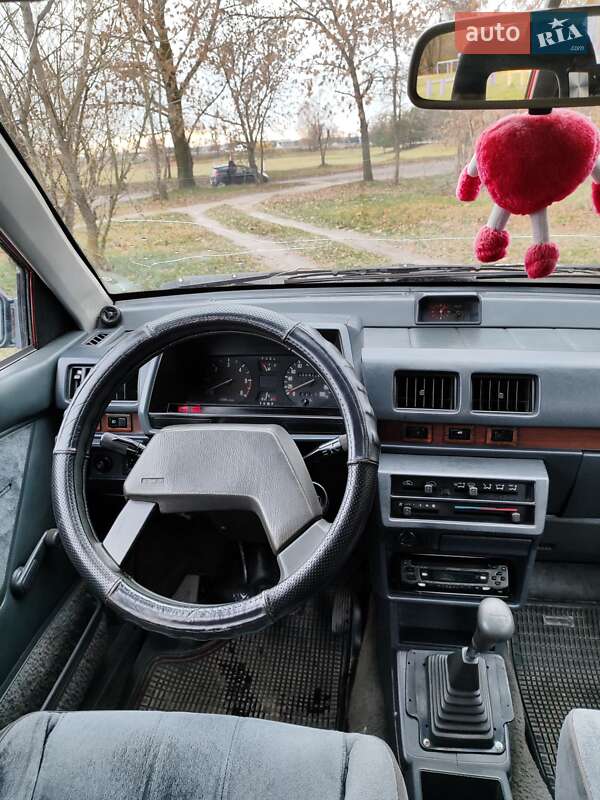 Минивэн Mitsubishi Space Wagon 1985 в Сарнах