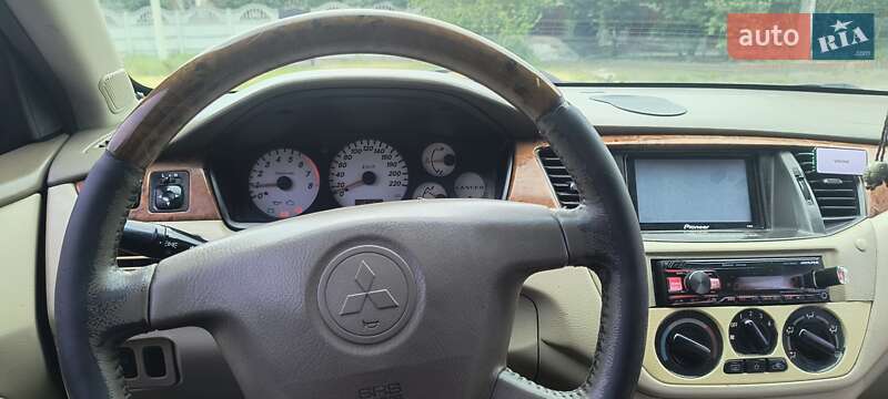 Седан Mitsubishi Virage 2004 в Запорожье