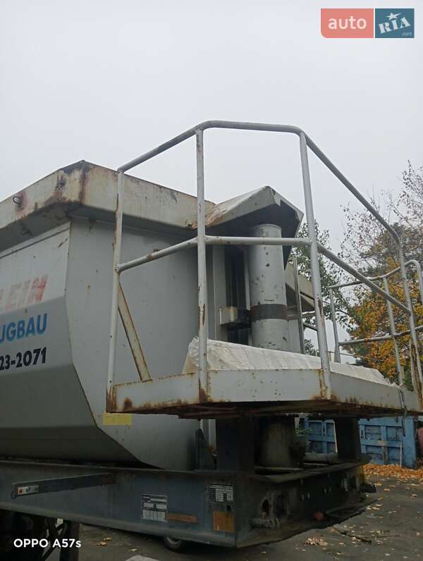 Самоскид напівпричіп Moeslein SMR-3 2006 в Кременчуці