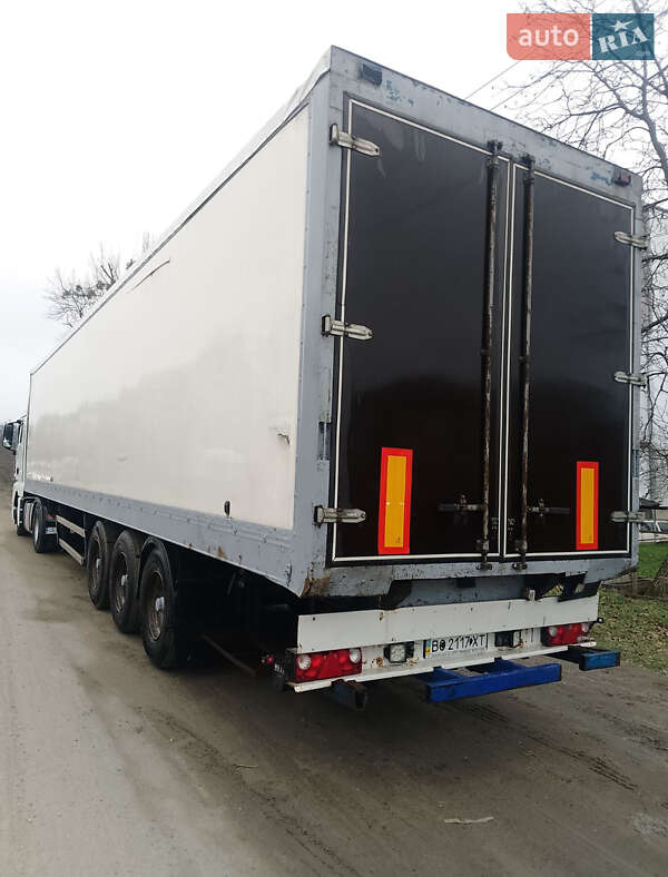 Изотермическая будка Montracon Bulk Tipper 2000 в Львове