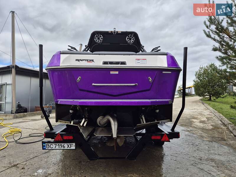 Катер Moomba Max 2024 в Львові