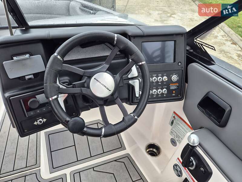 Катер Moomba Max 2024 в Львові