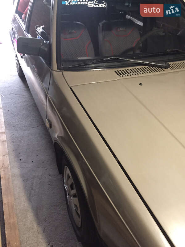 Хэтчбек Москвич/АЗЛК 2141 1991 в Кривом Роге фото 5 Хэтчбек Москвич/АЗЛК 2141 1991 в Кривом Роге
